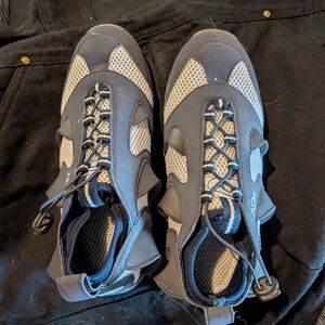 Aqua Men's Gray and Black Water Shoes